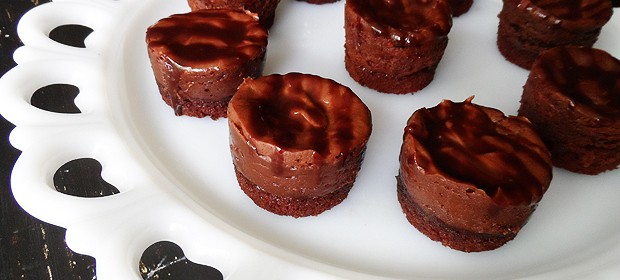 Mocha Hazelnut Mini Cheesecakes with Brownie Crust