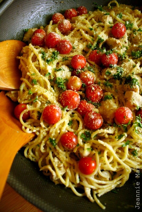 15 Chicken Recipes for Dinner - Spaghetti in Garlic Gravy with Herbs