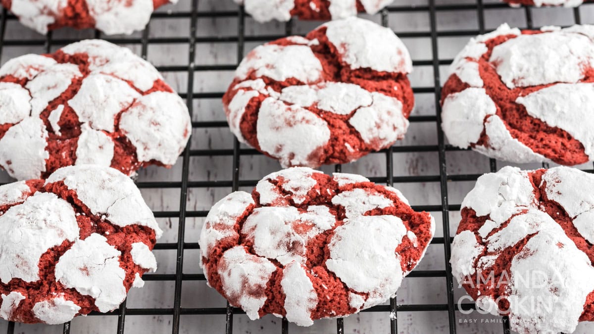 Red Velvet Crinkle Cookies Amanda S Cookin Cookies