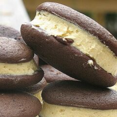 Mini Pumpkin Whoopie Pies - Amanda's Cookin'