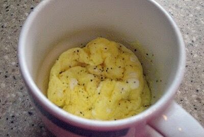 Easy Scrambled Eggs in a Mug