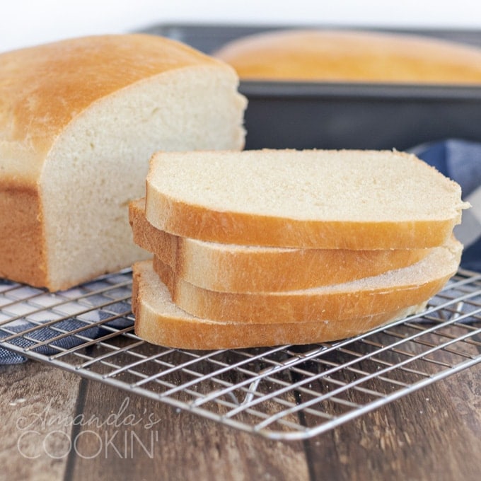 https://amandascookin.com/wp-content/uploads/2009/06/homemade-amish-white-bread-RC.jpg
