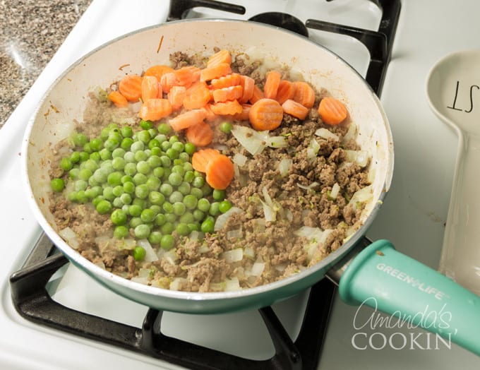 Shepherd's Pie a comfort classic dinner recipe using fresh ingredients