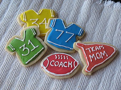 A photo of football jersey cookies.