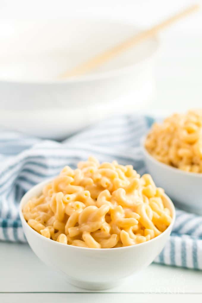bowl of macaroni and cheese
