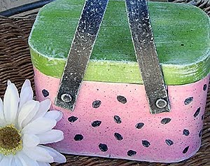 A photo of a watermelon picnic caddy.