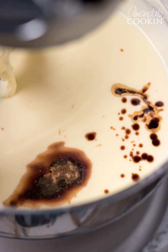 How to make tiramisu cheesecake: adding vanilla