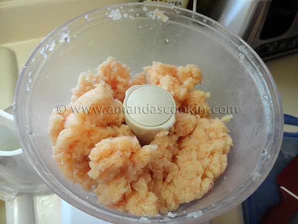 https://amandascookin.com/wp-content/uploads/2011/09/homemade-chicken-nuggets-step-2.jpg