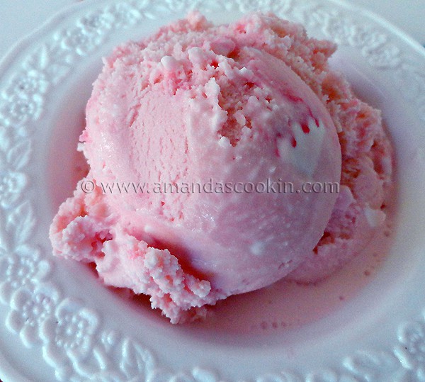 Homemade Peppermint Ice Cream - Amanda