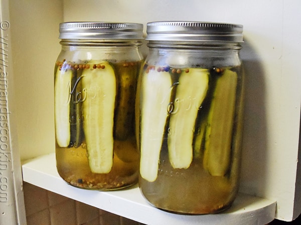 Homemade Claussen Pickles Copycat da AmandasCookin.com