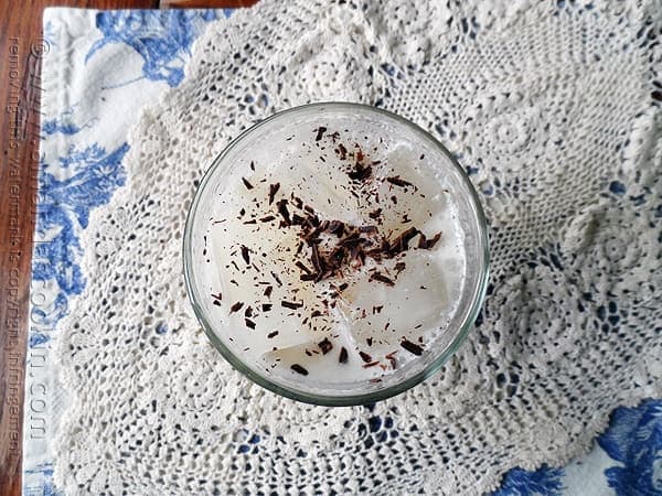 An overhead photo of an Olive Garden Italian cream soda with chocolate shavings on top.