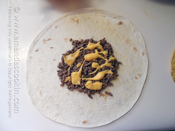 Copycat Taco Bell Crunchwrap Supreme @amandaformaro Amanda's Cookin'