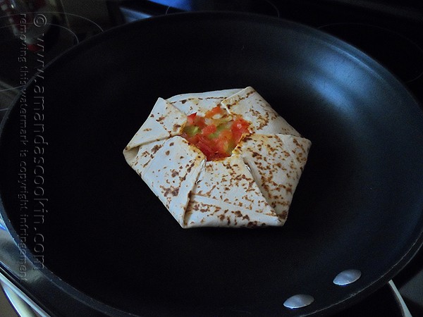 Copycat Taco Bell Crunchwrap Supreme @amandaformaro Amanda's Cookin'