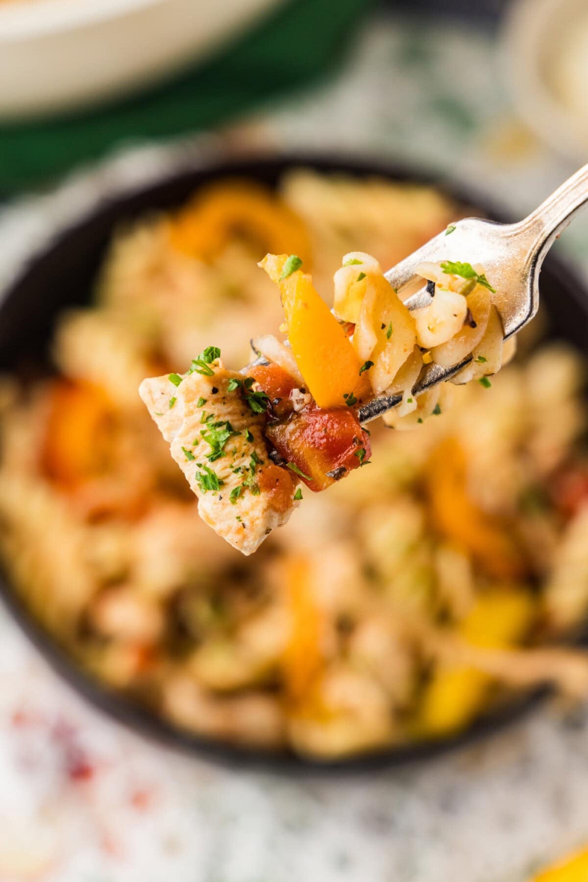 fork of chicken and peppers pasta