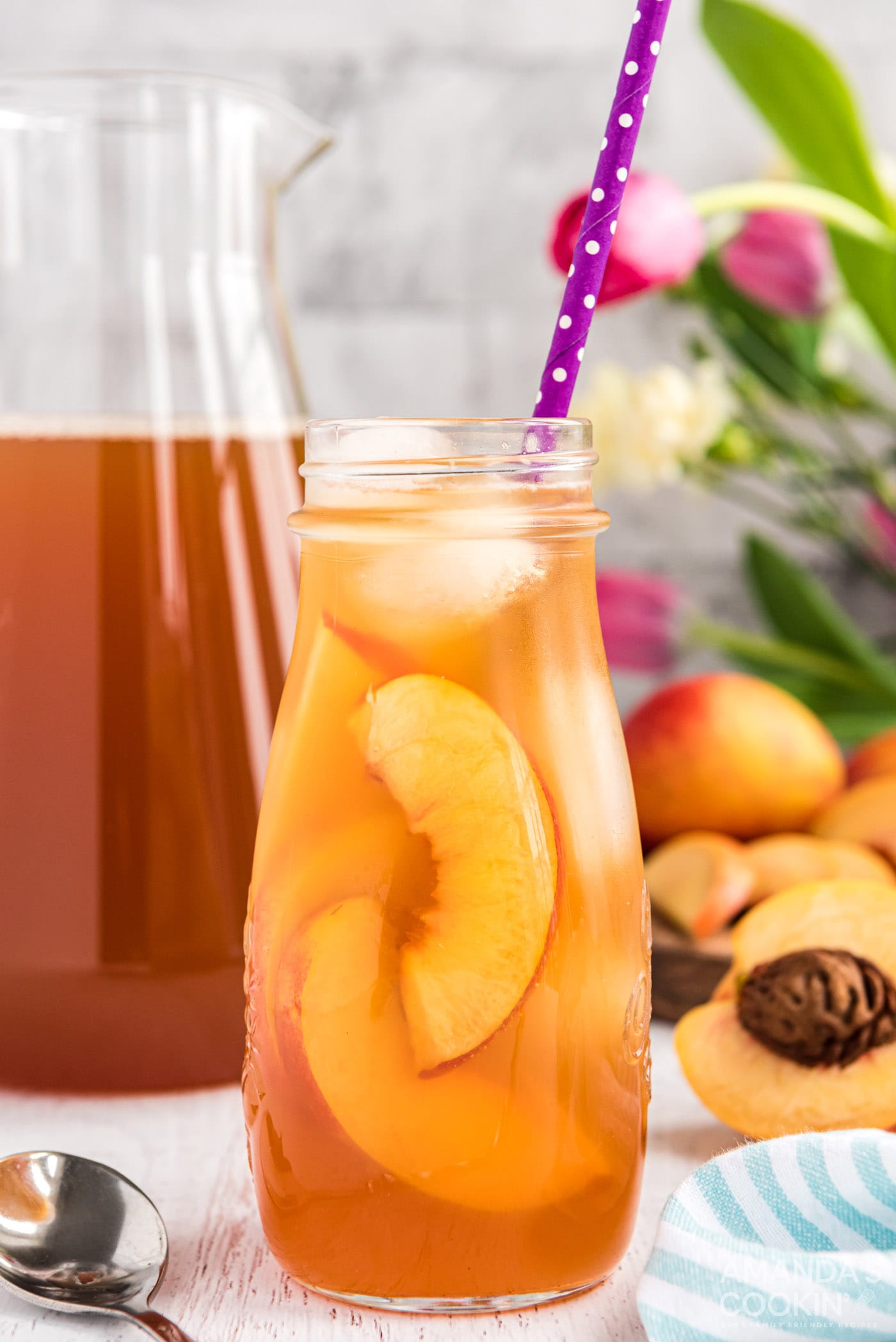 https://amandascookin.com/wp-content/uploads/2014/06/Olive-Garden-Peach-Tea-Copycat-V03.jpg