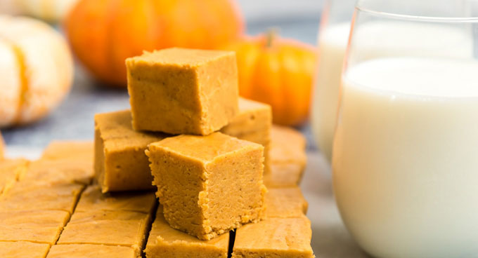 Easy Pumpkin Pie Fudge Recipe - Amanda's Cookin'