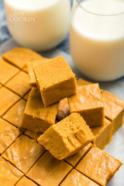 Easy Pumpkin Pie Fudge Recipe - Amanda's Cookin'