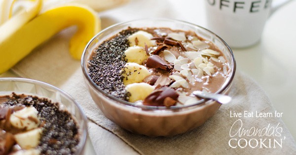 Mocha Smoothie Bowl: have a bowl of smoothie for breakfast!