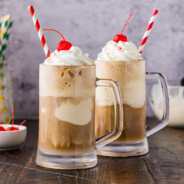 2 mugs of Root Beer Float Cocktail
