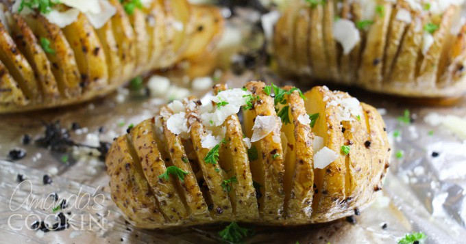 https://amandascookin.com/wp-content/uploads/2016/11/hasselback-potatoes-FB.jpg