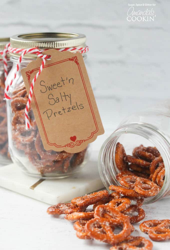 Pretzels in a jar - these sweet and salty treats make a great gift!