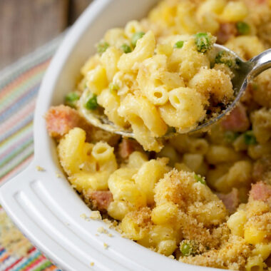 serving mac and cheese casserole