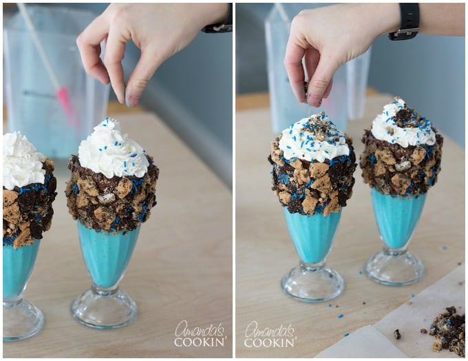 Top with your blue sprinkles and the leftover cookie crumbles.