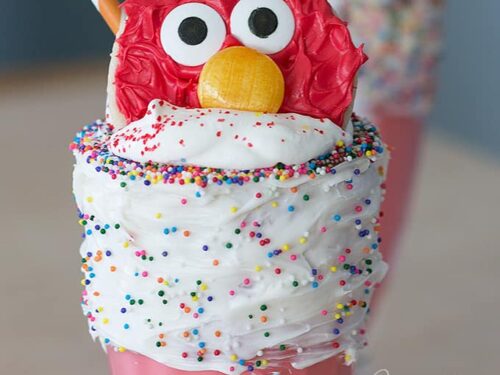 Elmo Freakshakes: great for sesame street themed birthday parties!
