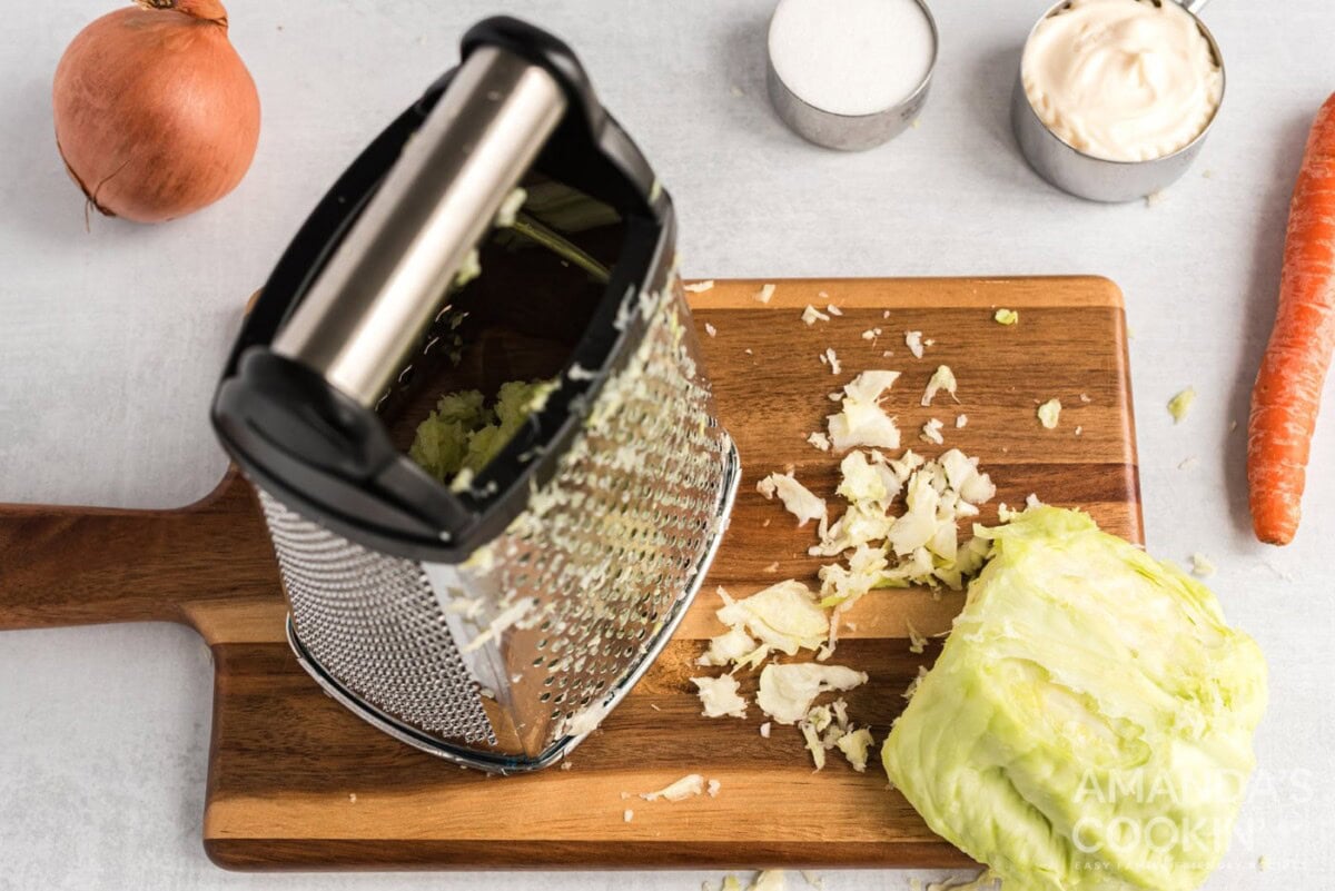 grating cabbage