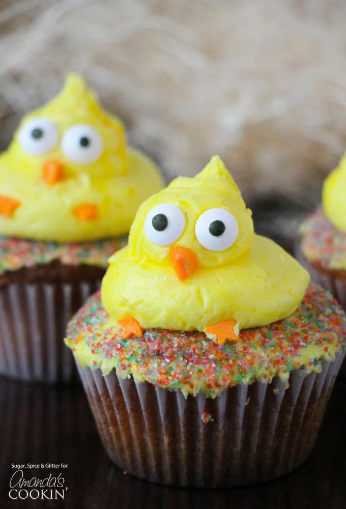 Adorable Easter themed cupcakes