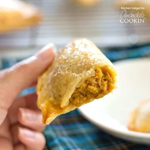Pumpkin Hand Pies Welcome Fall With These Adorable Pumpkin Hand Pies