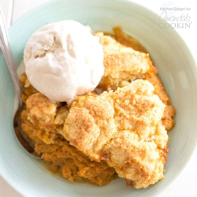 A bowl of pumpkin cobbler