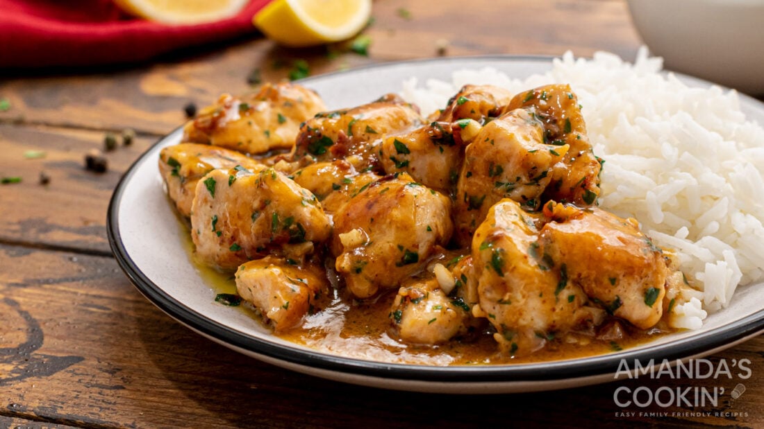 plate of garlic chicken