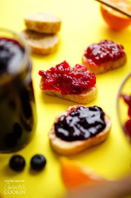 Homemade Berry Jam: easy homemade jam in 3 different flavors!