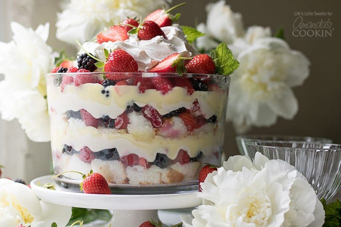 Trifle with mixed berries and cool whip