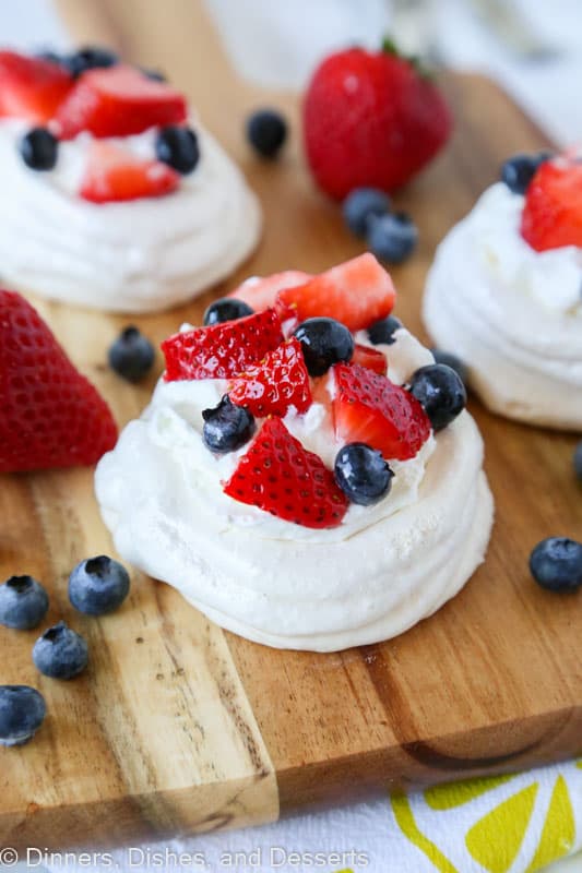 mini pavlova