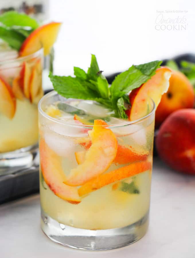 Peach Mojito: the perfect fruity summer cocktail for any gathering