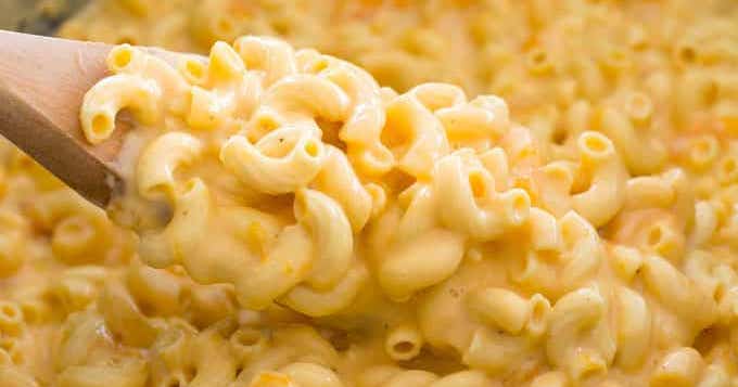 Crockpot Macaroni and Cheese -Amanda's Cookin'