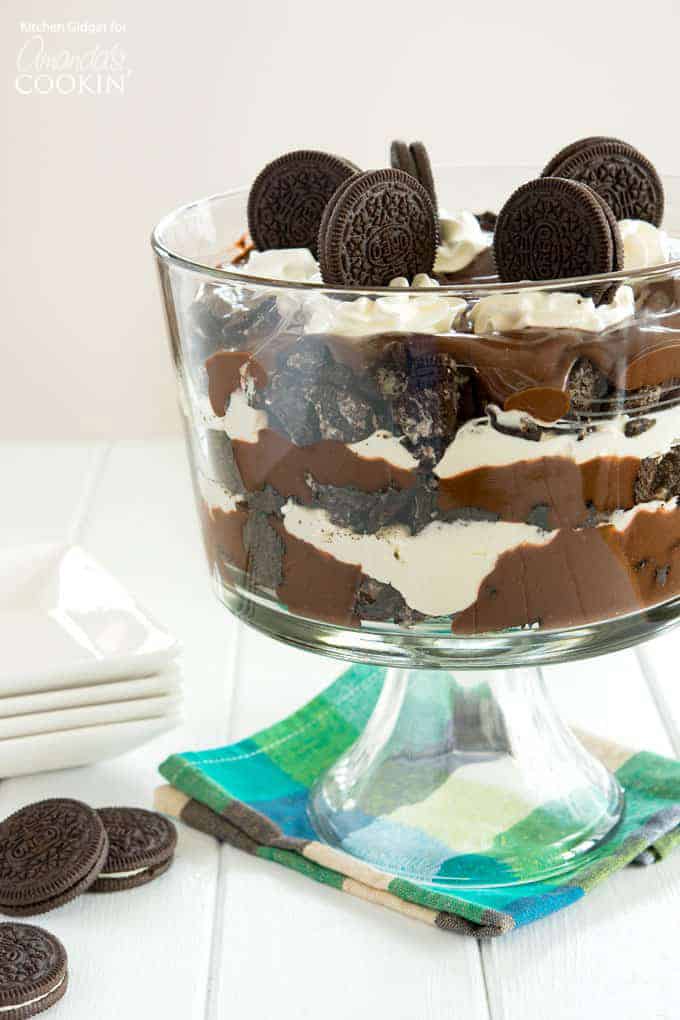 Chocolate Lasagna Trifle- chocolate pudding, oreo cookies and whipped topping in a trifle bowl.