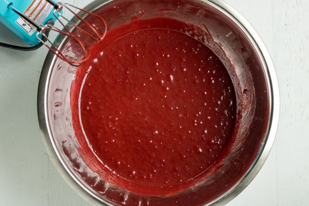 Red Velvet Cake a beautiful red velvet cake to wow your guests!