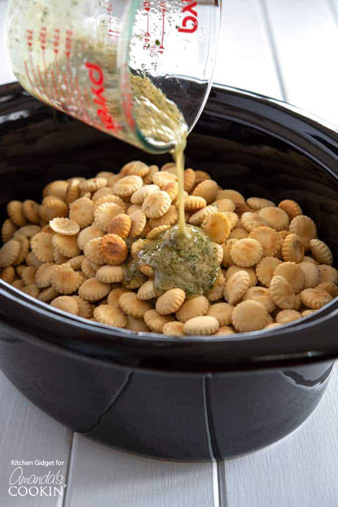 Ranch Seasoned Oyster Crackers: a super easy snack mix!