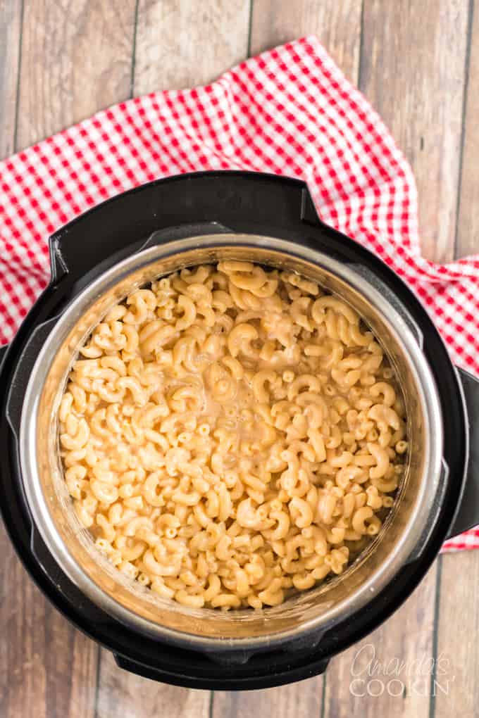 instant pot full of creamy mac and cheese