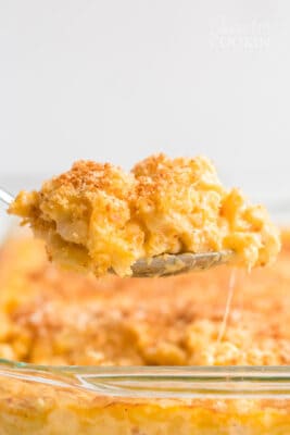 old fashioned baked macaroni and cheese with bread crumbs