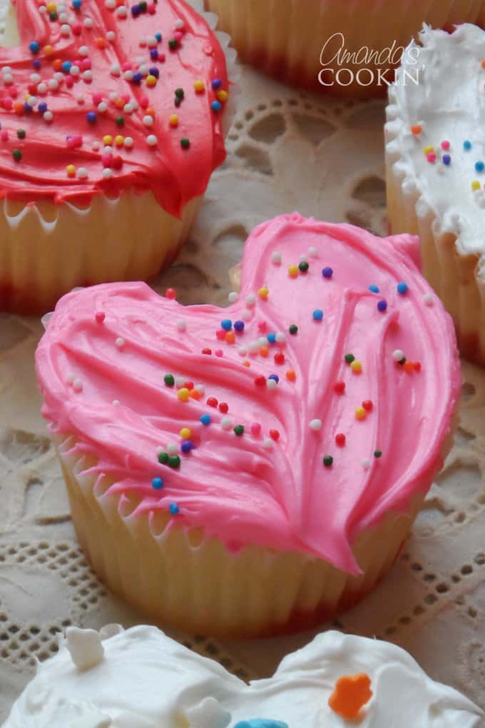Valentine Cupcakes: Frosted Hearts for Valentine's Day