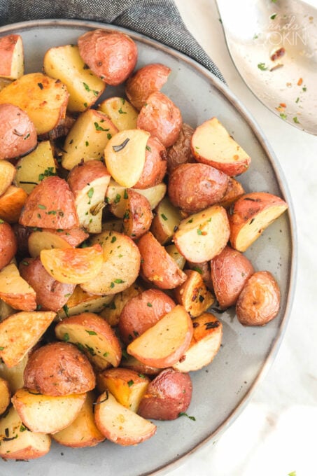 Roasted Potatoes Recipe - Amanda's Cookin' - Side Dishes