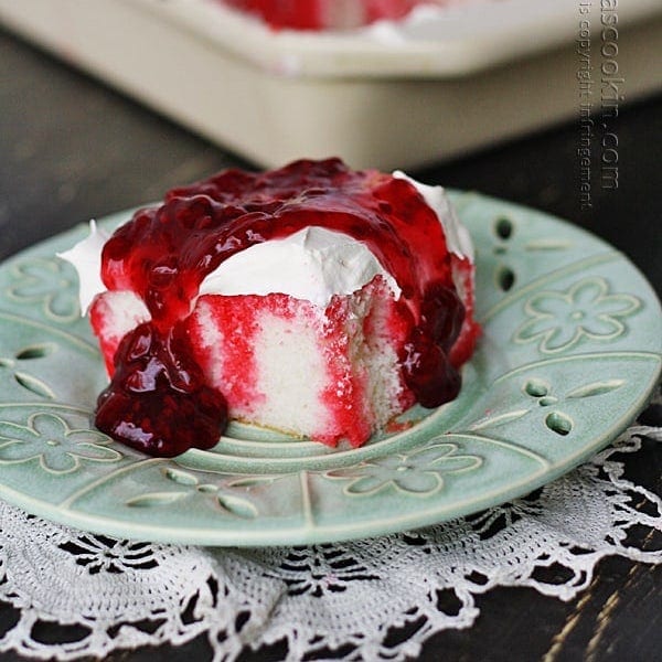 Raspberry Dream Poke Cake: a summer raspberry dream cake!