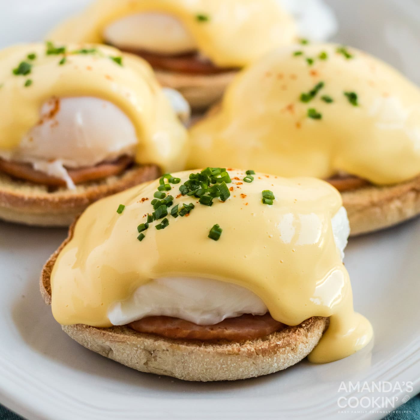 Eggs Benedict with English Muffins - Servings 1 — Brava