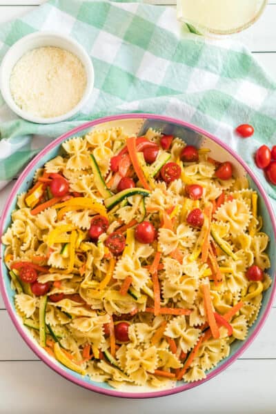 Pasta Primavera recipe - fresh veggies and pasta - Amanda's Cookin'