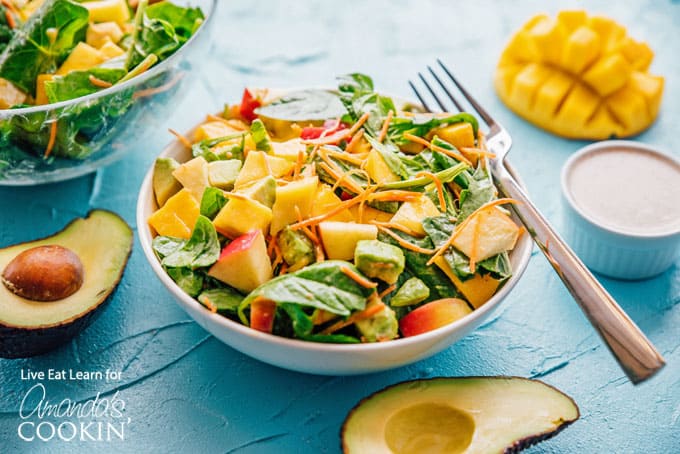 spinach salad with mango and apples