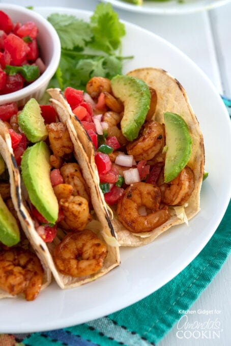 Shrimp Tacos - easy shrimp tacos recipe - Amanda's Cookin'